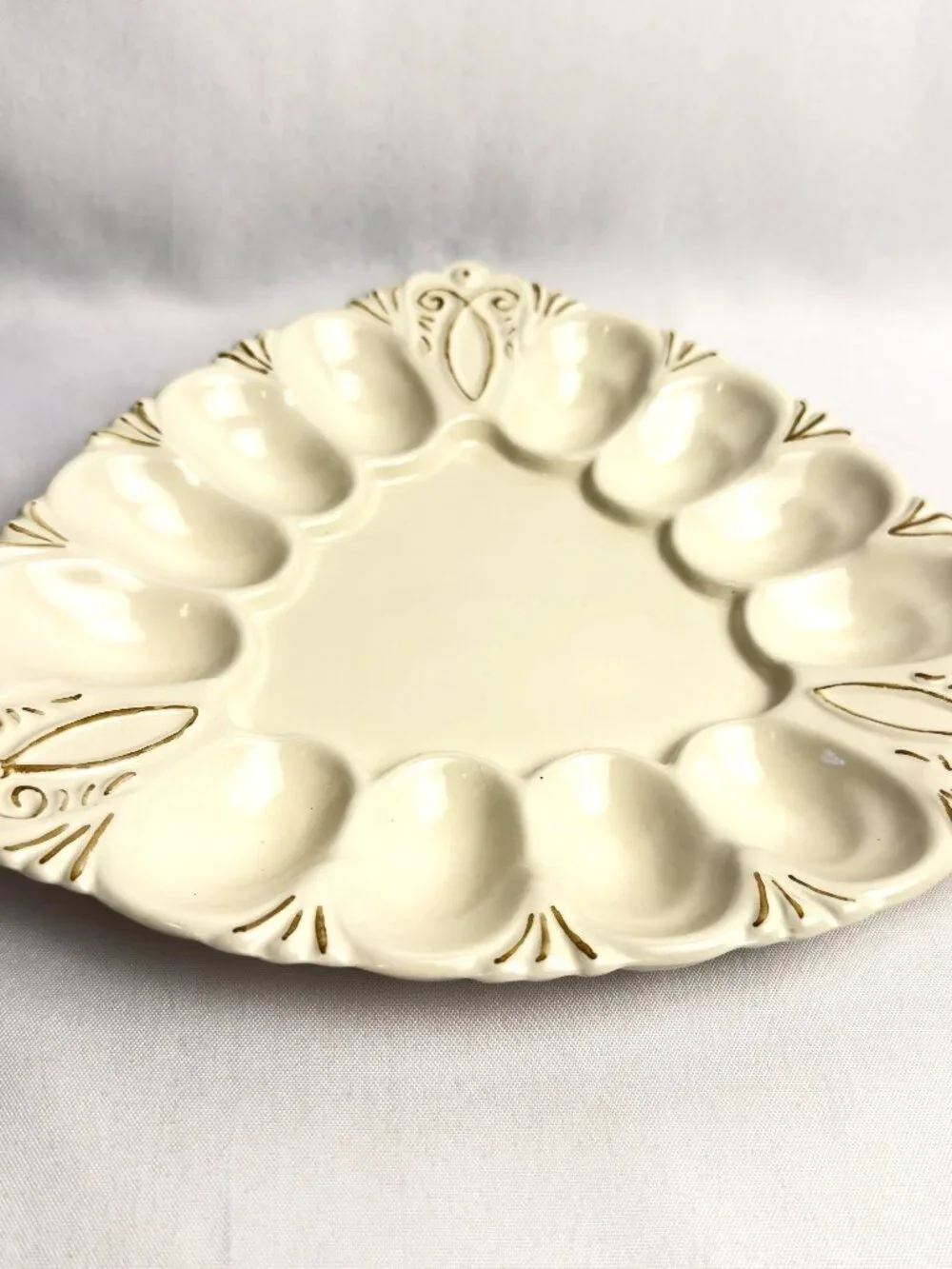 Ceramic Vintage Deviled Egg Plate 12 Well Gold Accents Scalloped Rim 10